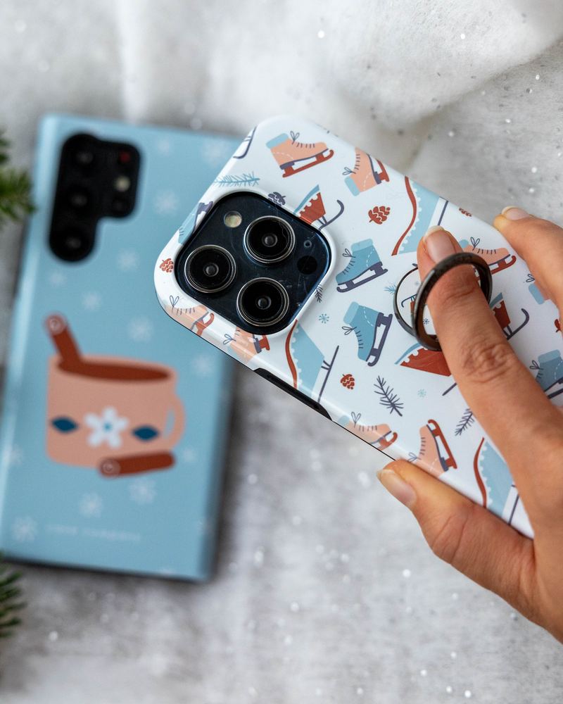 Zwarte ringhouder op een hoesje met winterprint